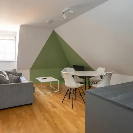 Designer Boutique Trauttmansdorffgasse *