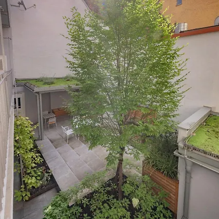 Designer Boutique Trauttmansdorffgasse *