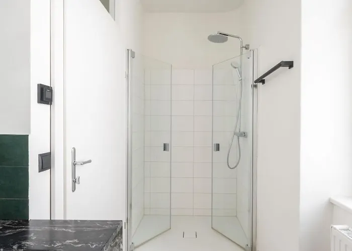 Designer Boutique Trauttmansdorffgasse *